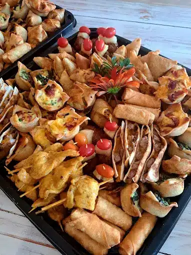 Platter on display of delicious food by Boeretroos Langbeaan for quality catering.